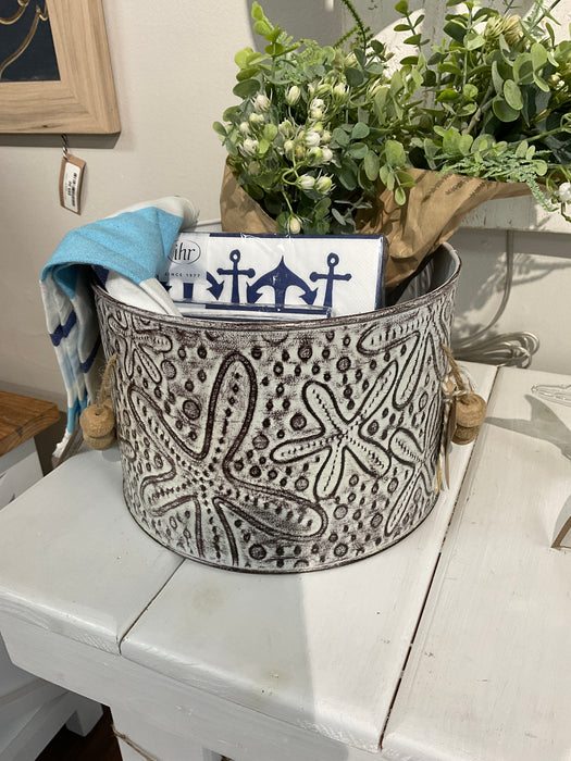 Starfish bucket with bead handles