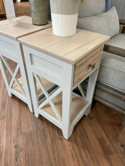 Holt End Table - maple