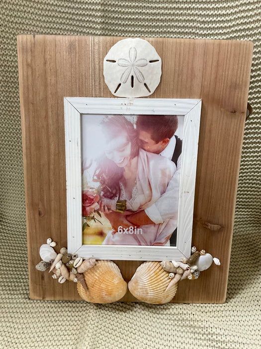 Wood photo frame with seashells