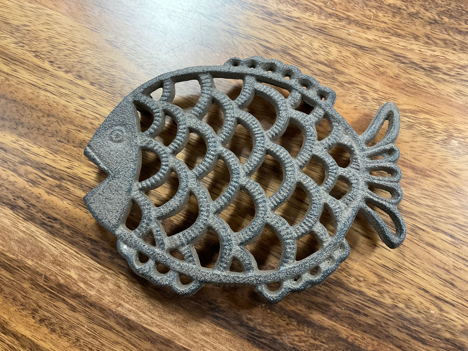 Fish trivet cast iron