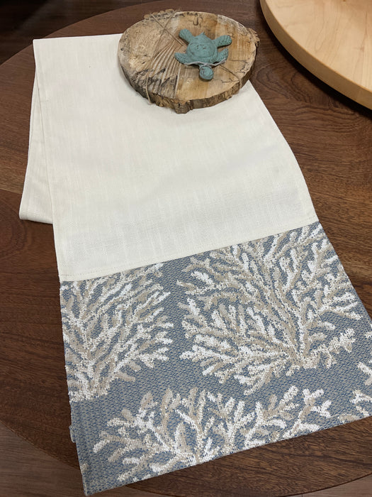 Table runner - Coral pattern