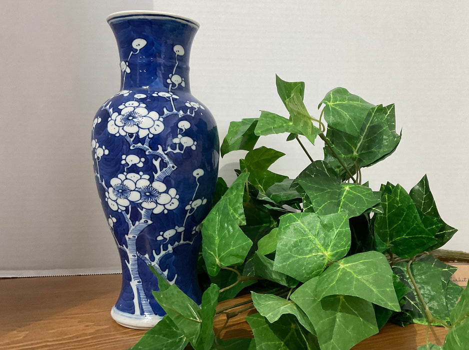 Blue and white flower vase