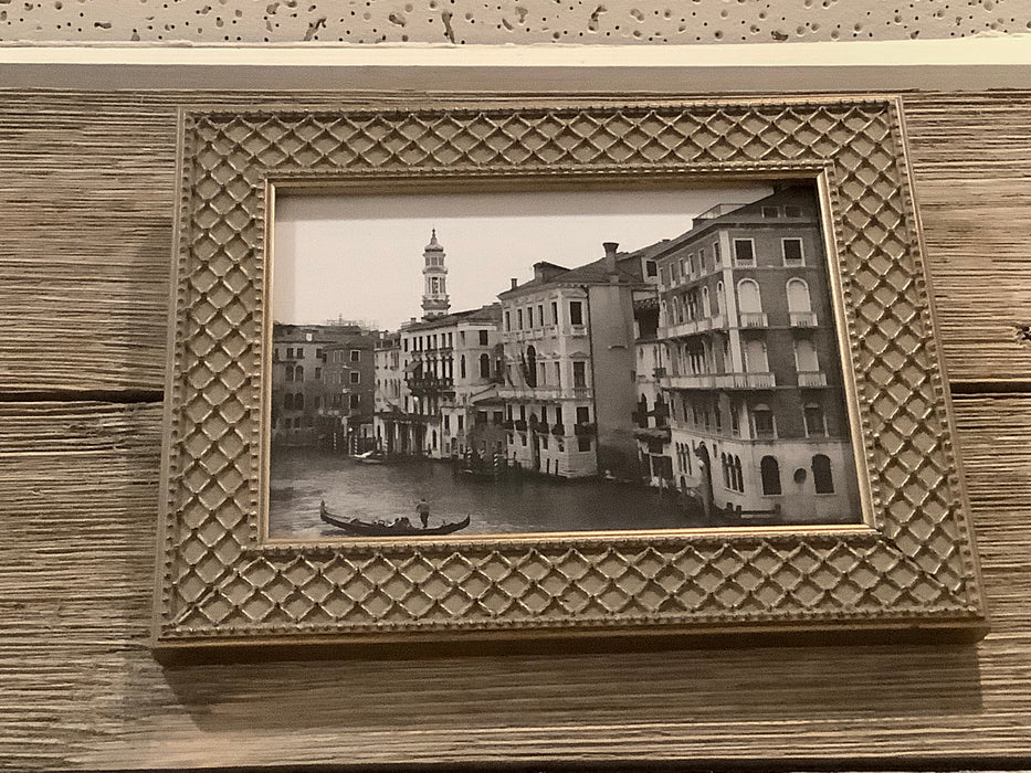 Gold criss cross frame with Venice photo