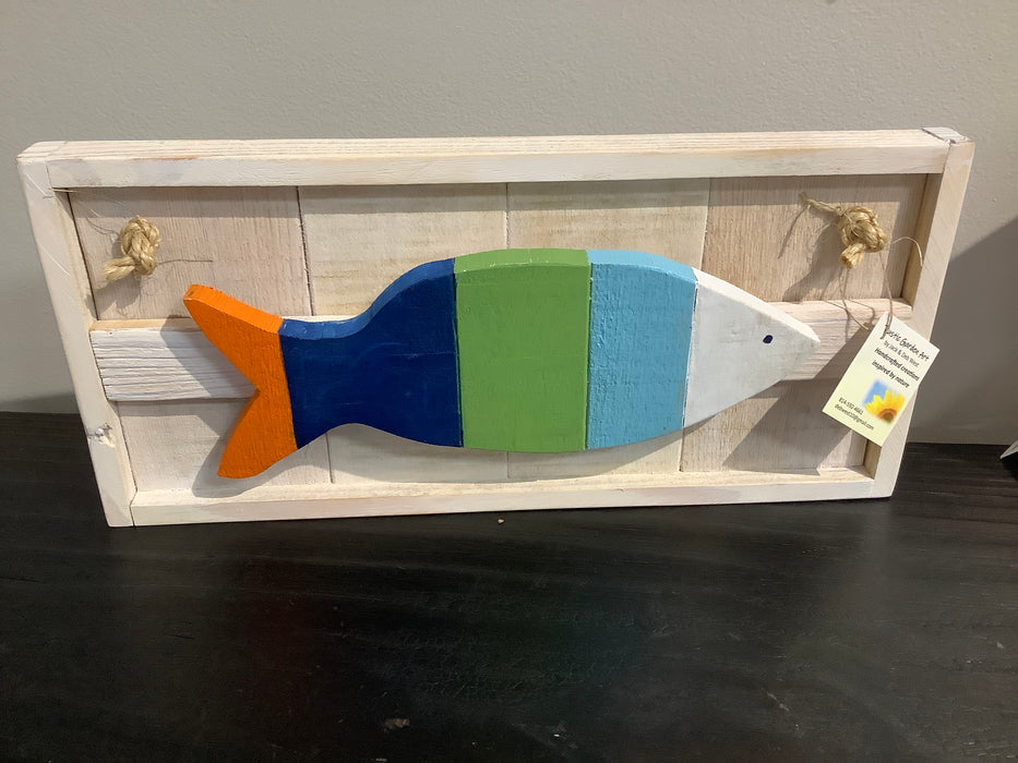 Framed pallet fish
