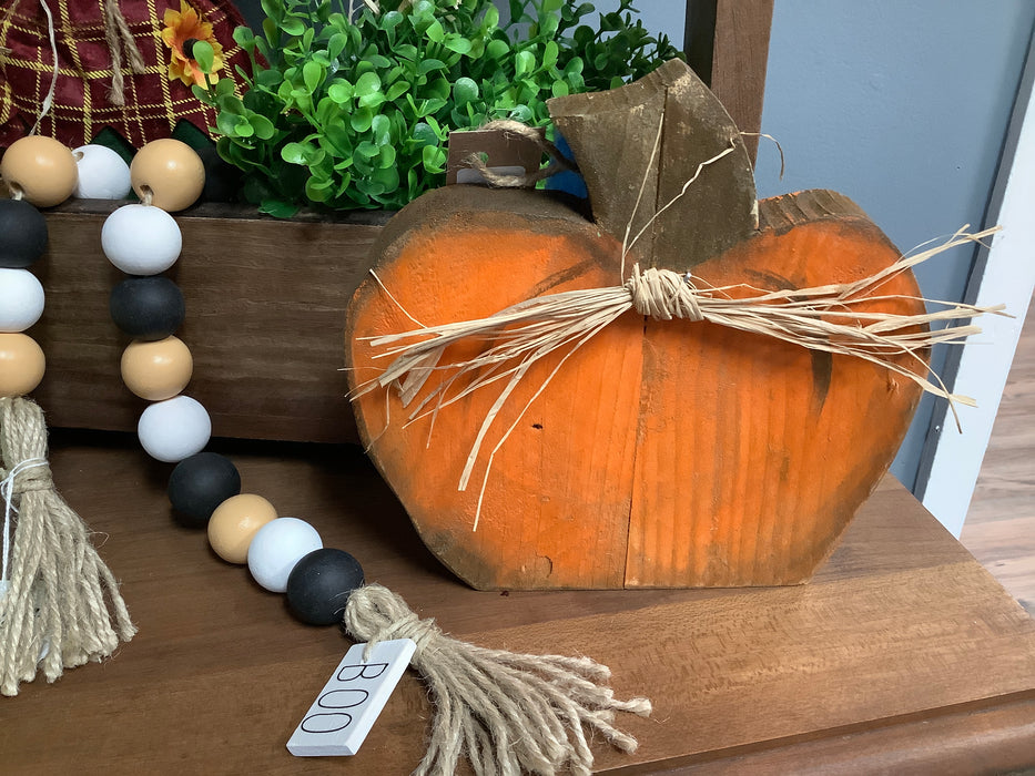 Small wood pumpkin