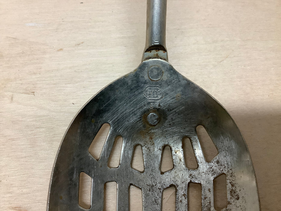 1940’s Ekco slotted spoon w/red wood handle