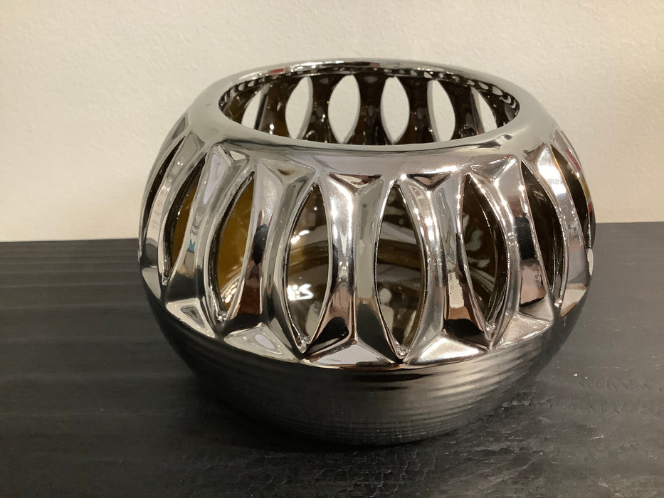 Silver ceramic slotted bowl