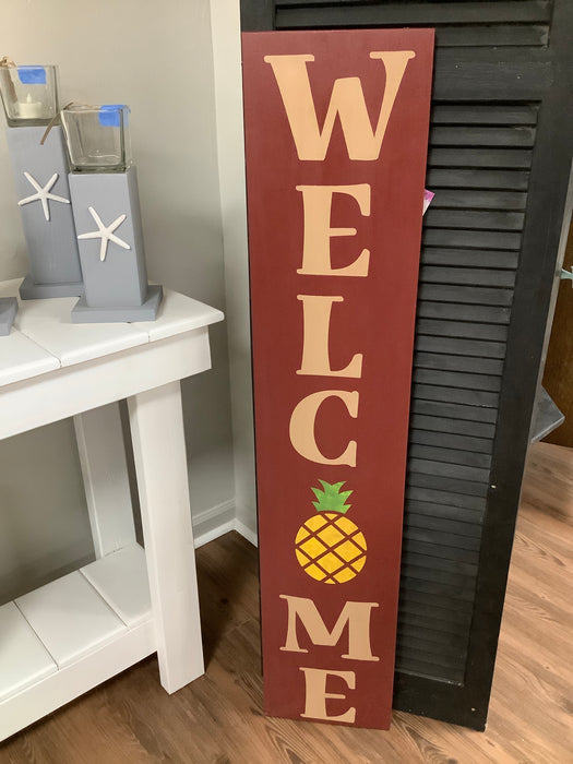 Welcome with pineapple standing wood sign
