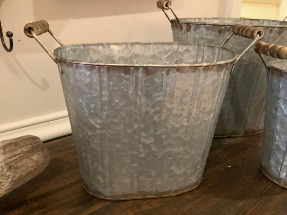 Tapered oval pail