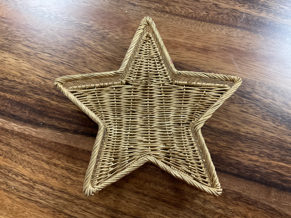 Star shaped gold basket
