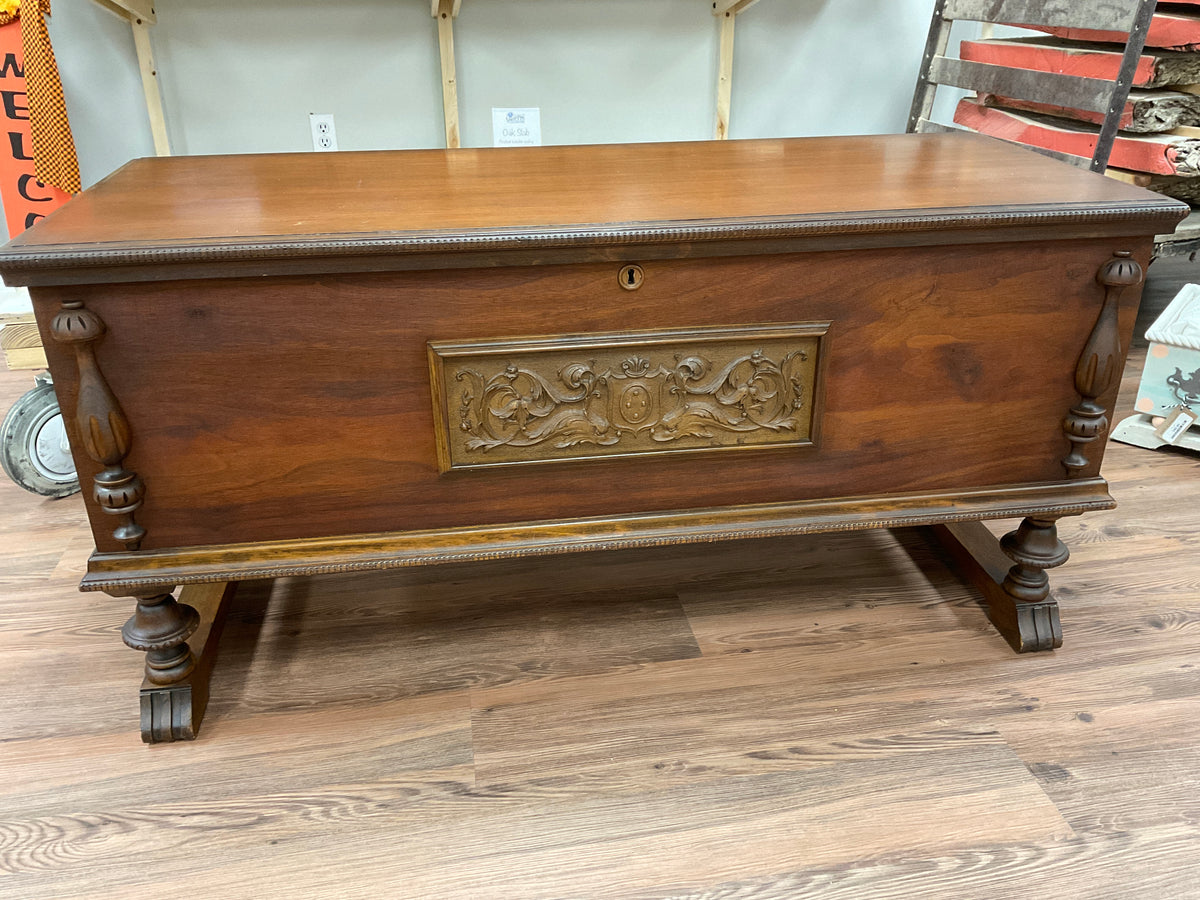 Roos cedar outlet chest