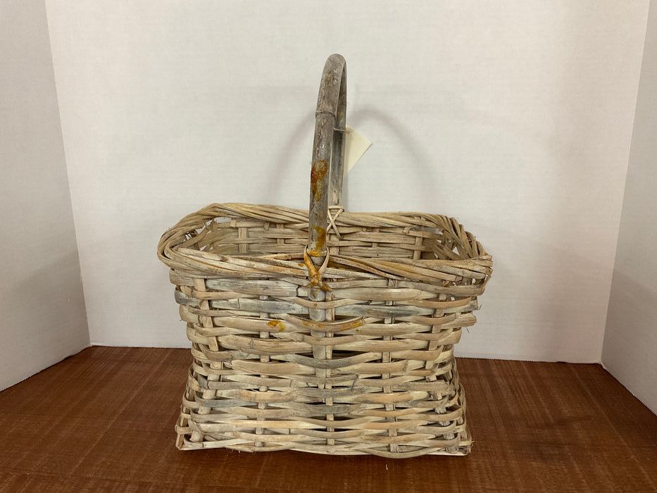 Gray washed rectangle handle basket