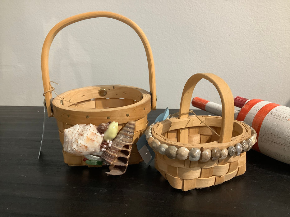 Basket with shell 3”-5” round