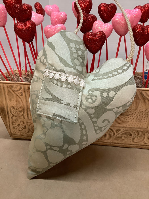 Hanging pillow hearts