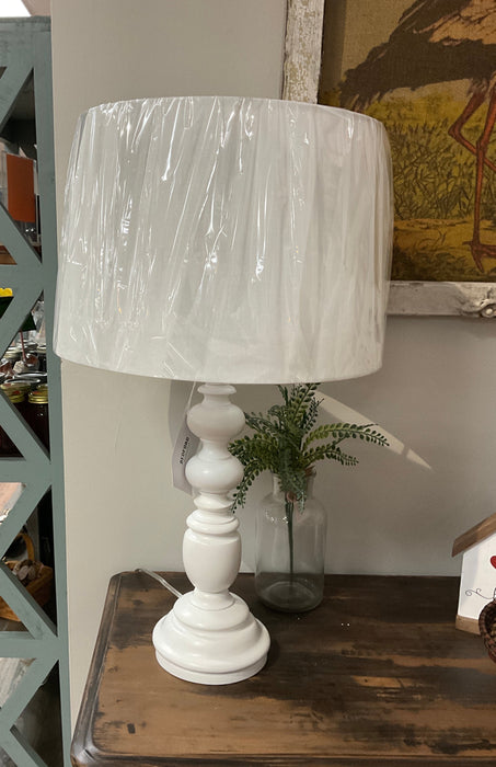 Farmhouse white table lamp