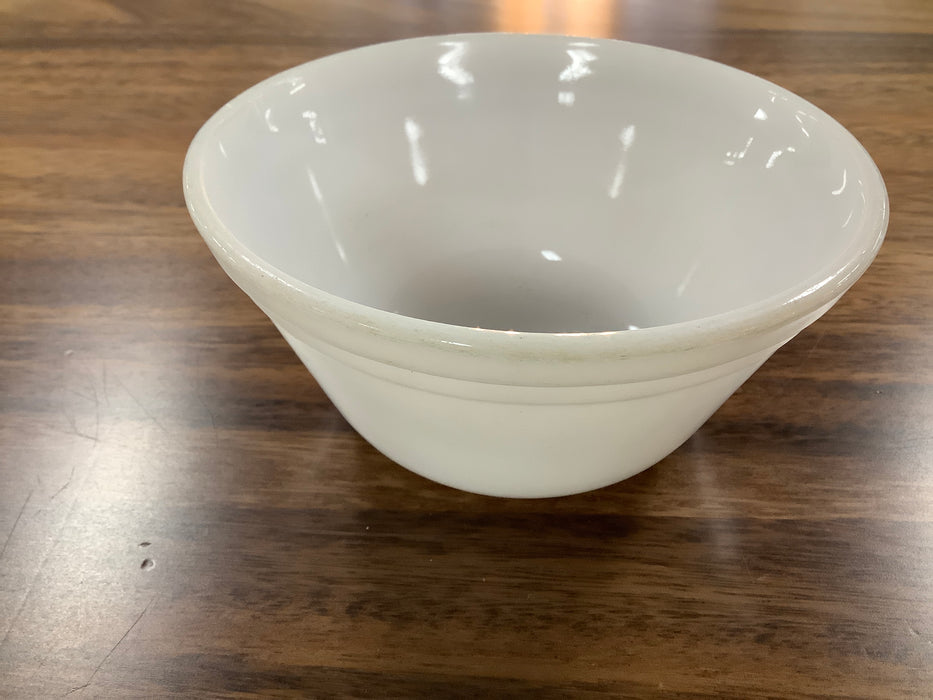 Federal Glass white ovenware bowl