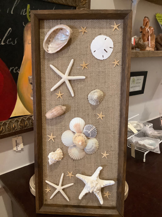 Burlap frame with shells
