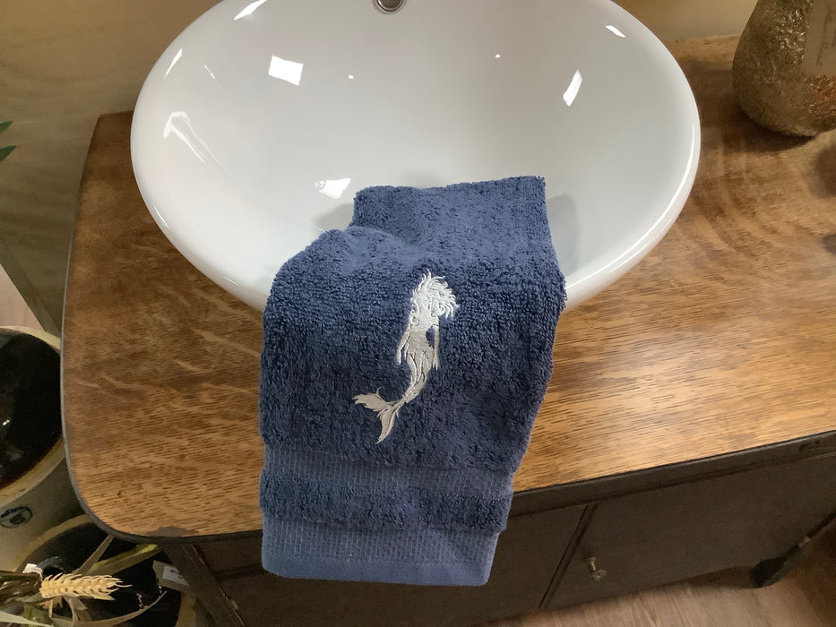 Embroidered hand towel - Mermaid