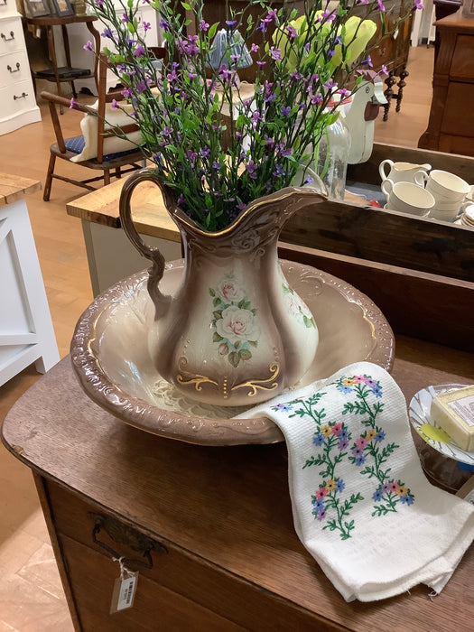 Prussia wash basin and pitcher