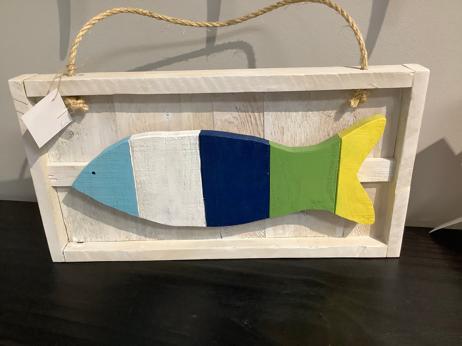 Framed pallet fish
